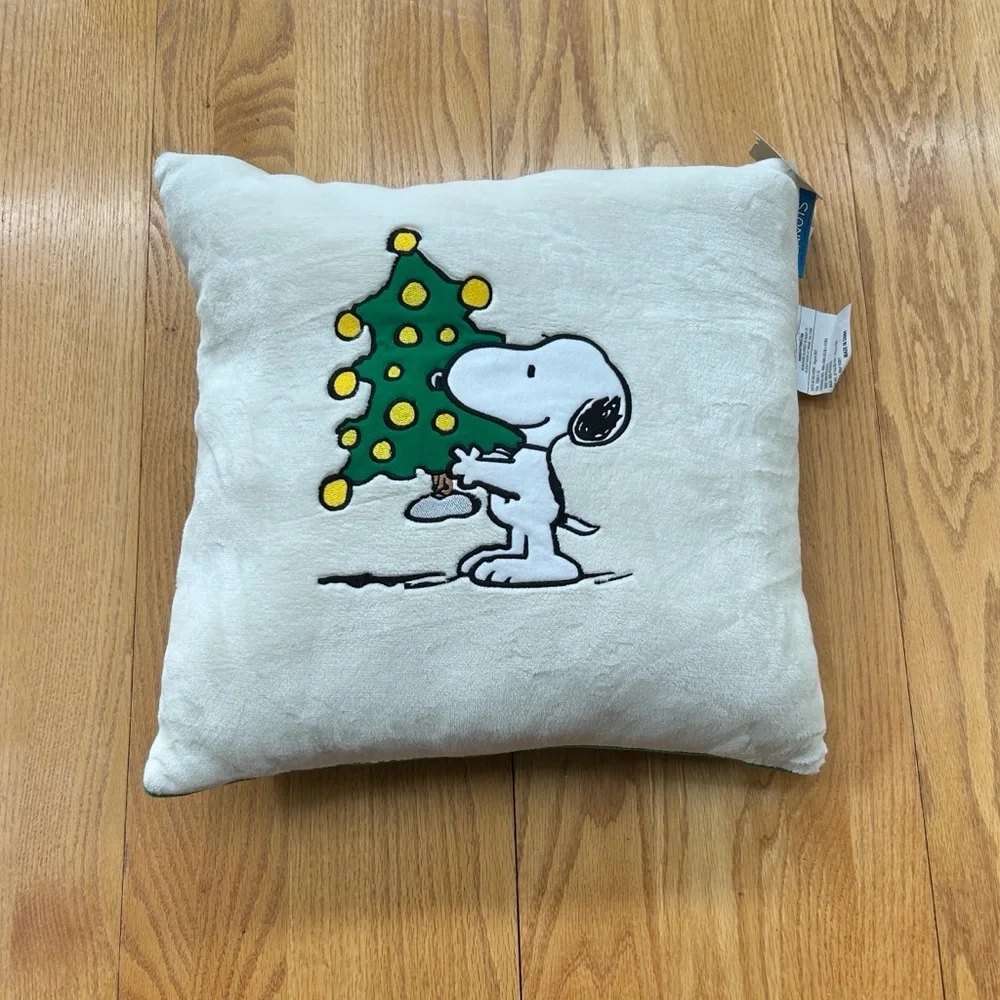 NWT‎ Peanuts Snoopy Christmas Tree Plush Throw Pillow 19x19 Berkshire Home Decor